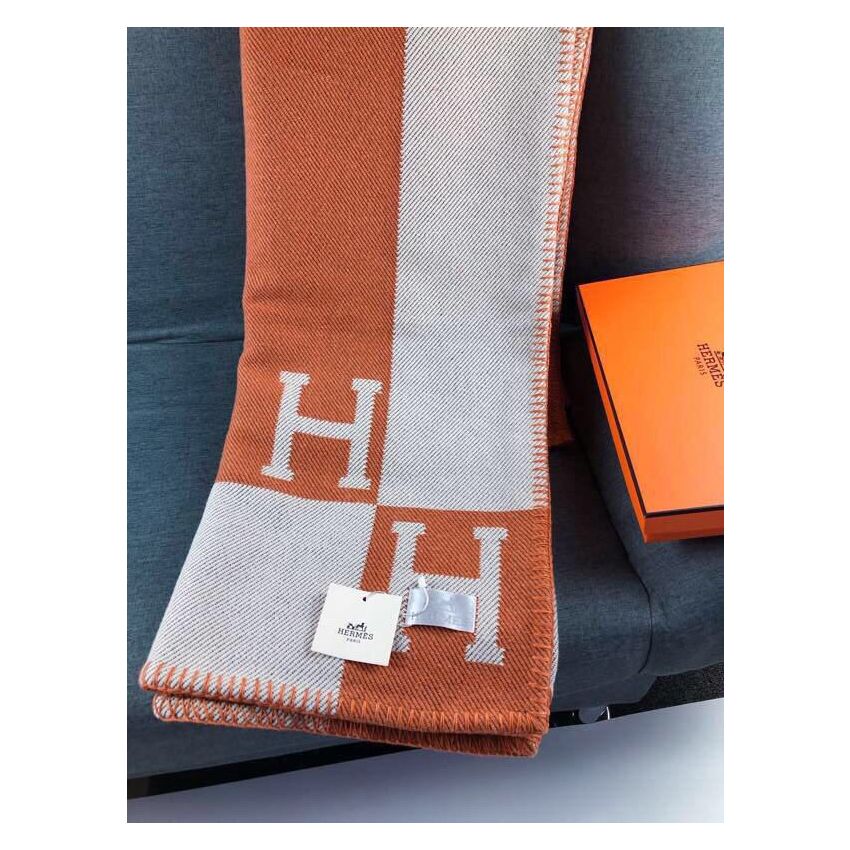 H**me5 Avalon Blanket