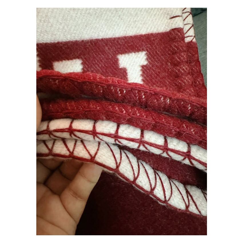 H**me5 Avalon Blanket