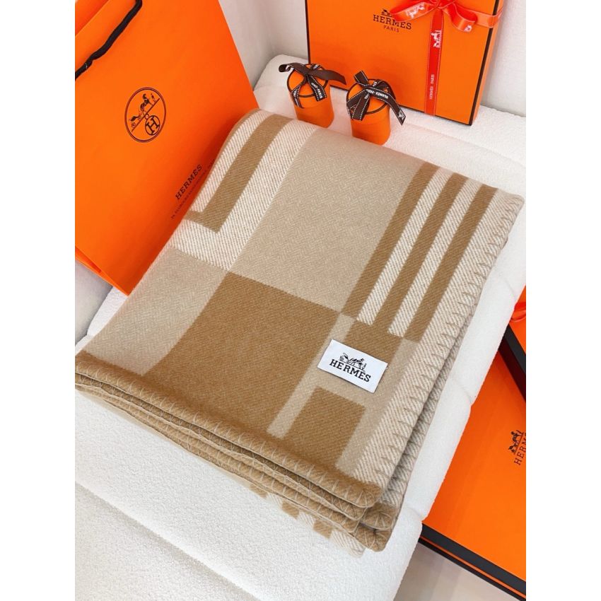 H**me5 Avalon Blanket