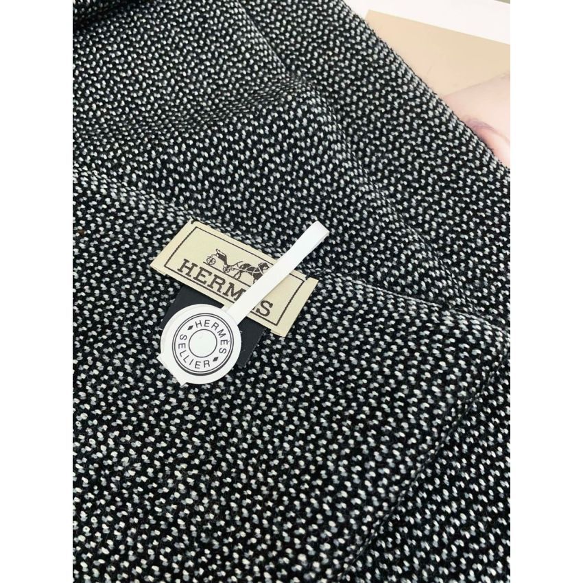 H**me5 Cashmere Scarf
