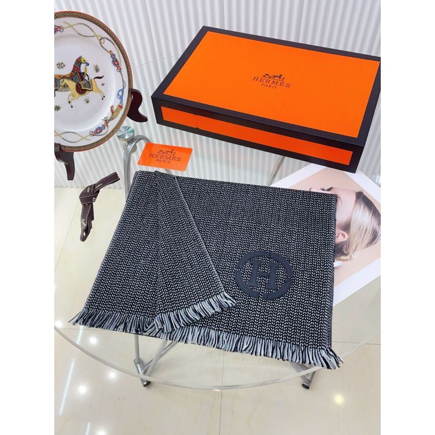 H**me5 Cashmere Scarf