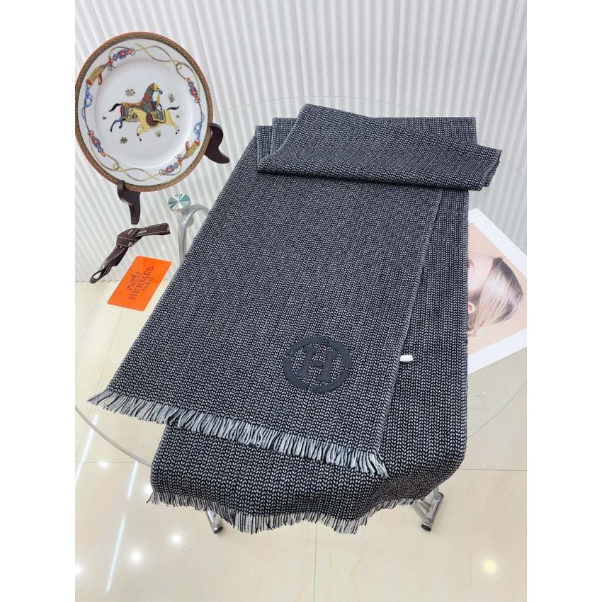H**me5 Cashmere Scarf