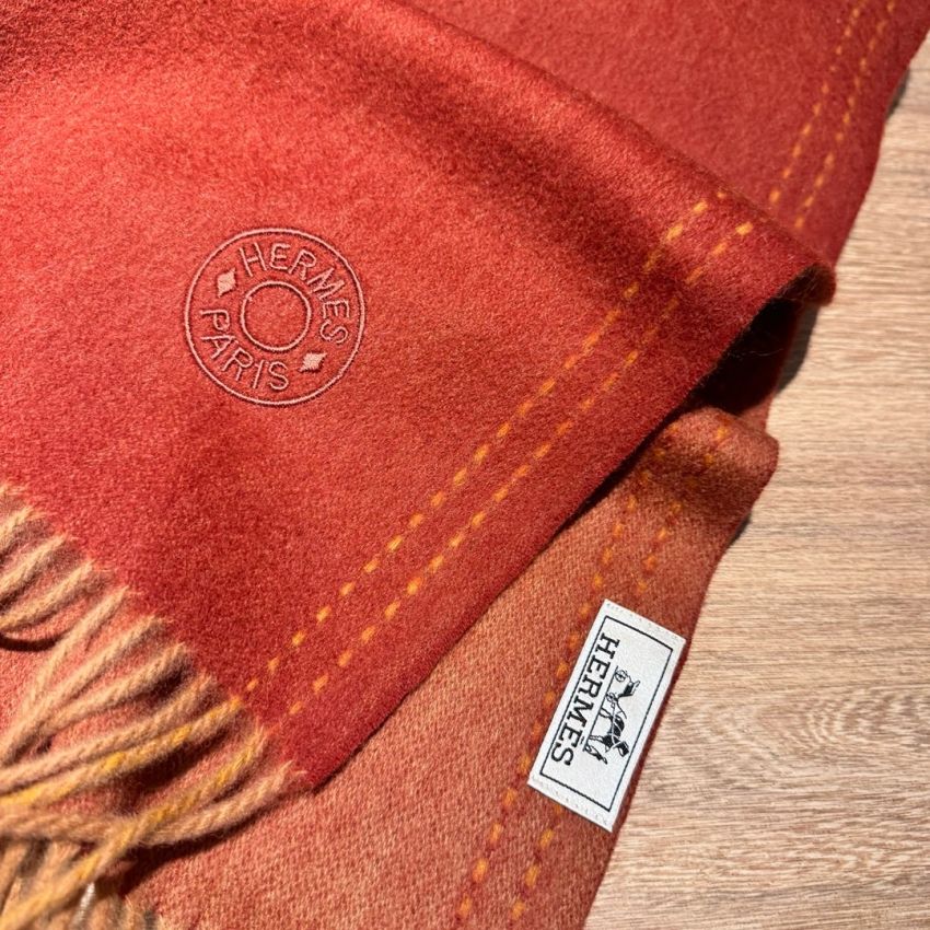 H**me5 Cashmere Scarf