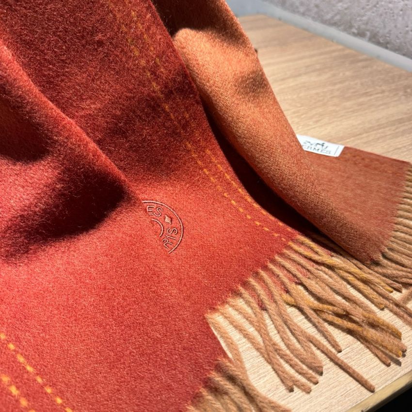 H**me5 Cashmere Scarf