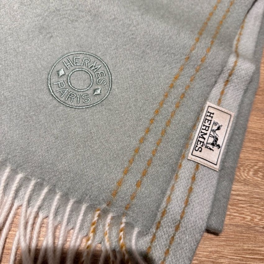 H**me5 Cashmere Scarf