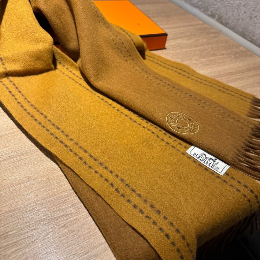 H**me5 Cashmere Scarf