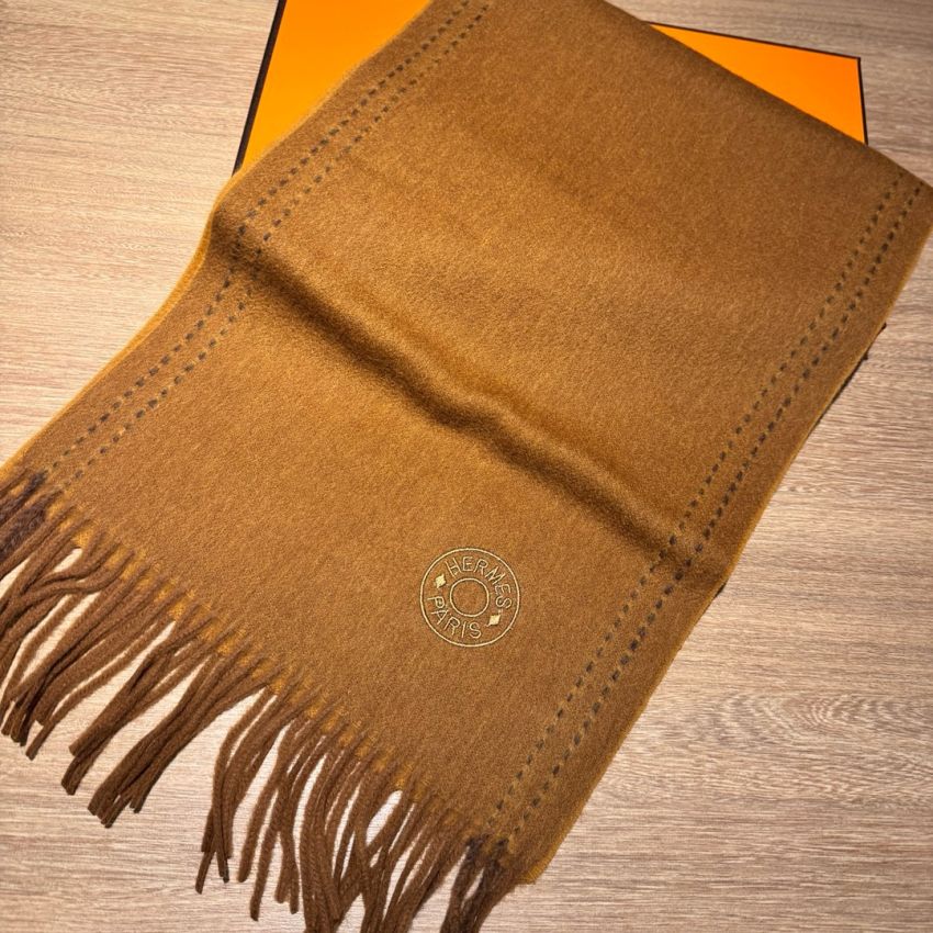 H**me5 Cashmere Scarf