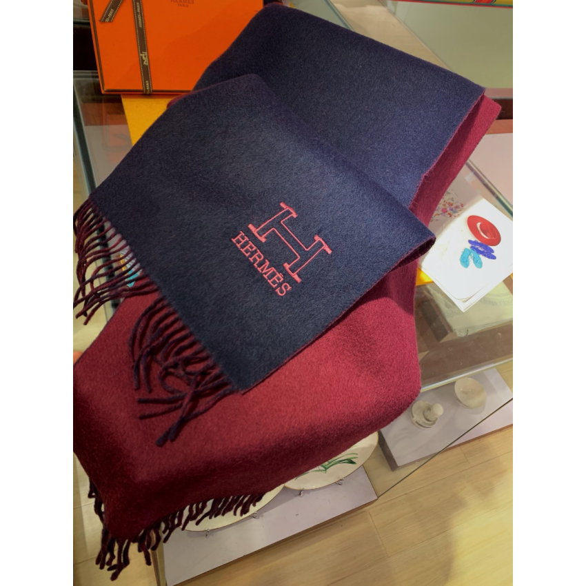 H**me5 Cashmere Scarf