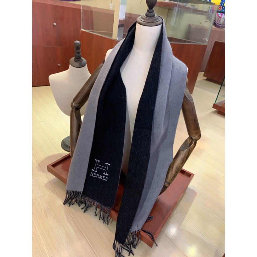 H**me5 Cashmere Scarf