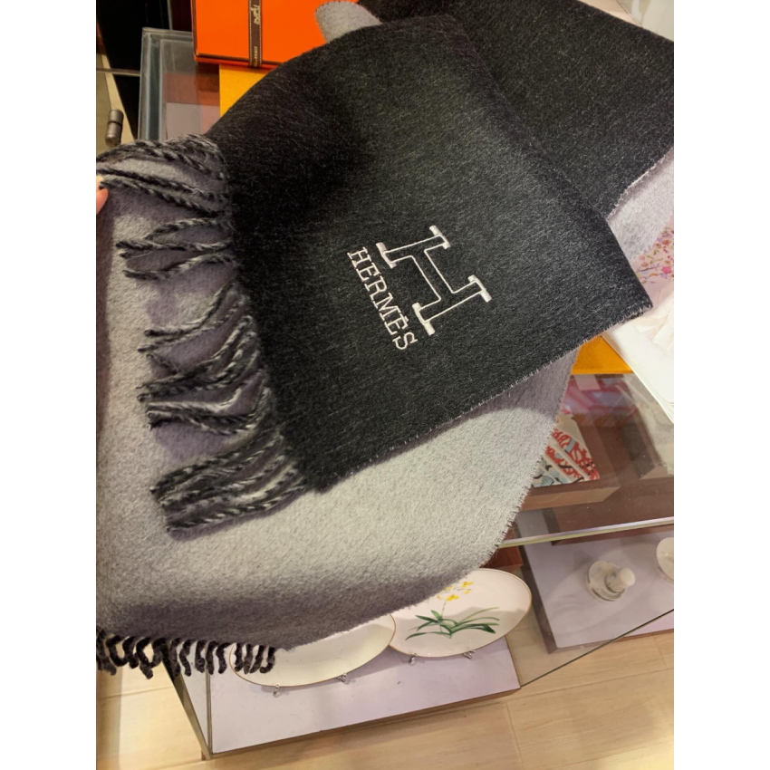 H**me5 Cashmere Scarf