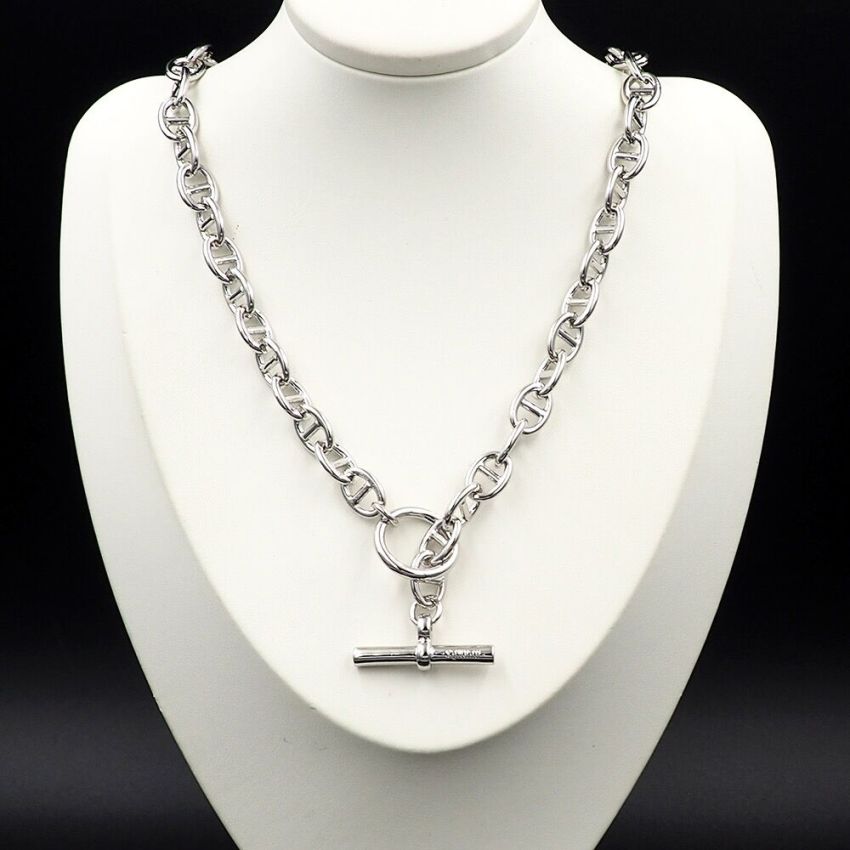 H**me5  Necklace