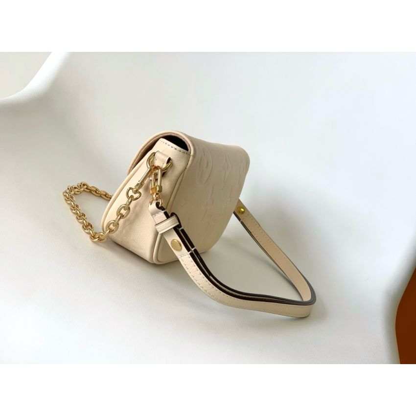 M82210 Wallet on Chain Ivy