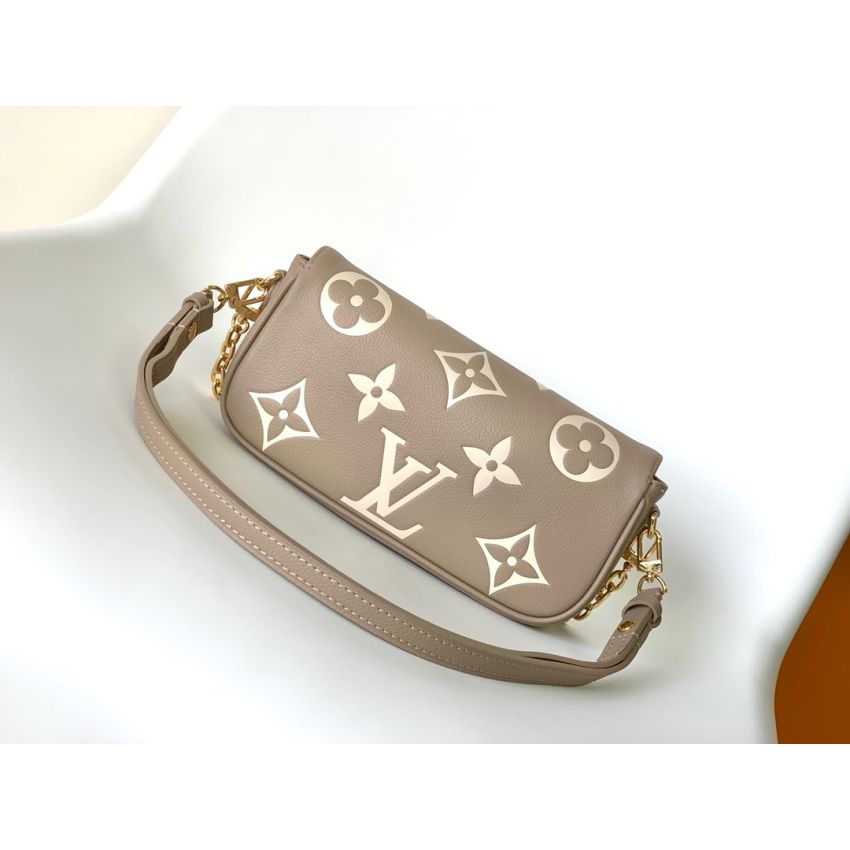 M82211 Wallet on Chain Ivy