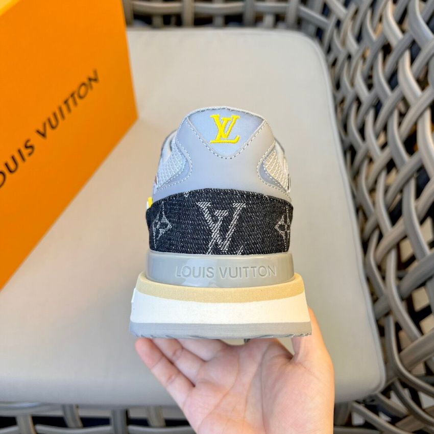 L0vis Vvtt0n Run Sneakers