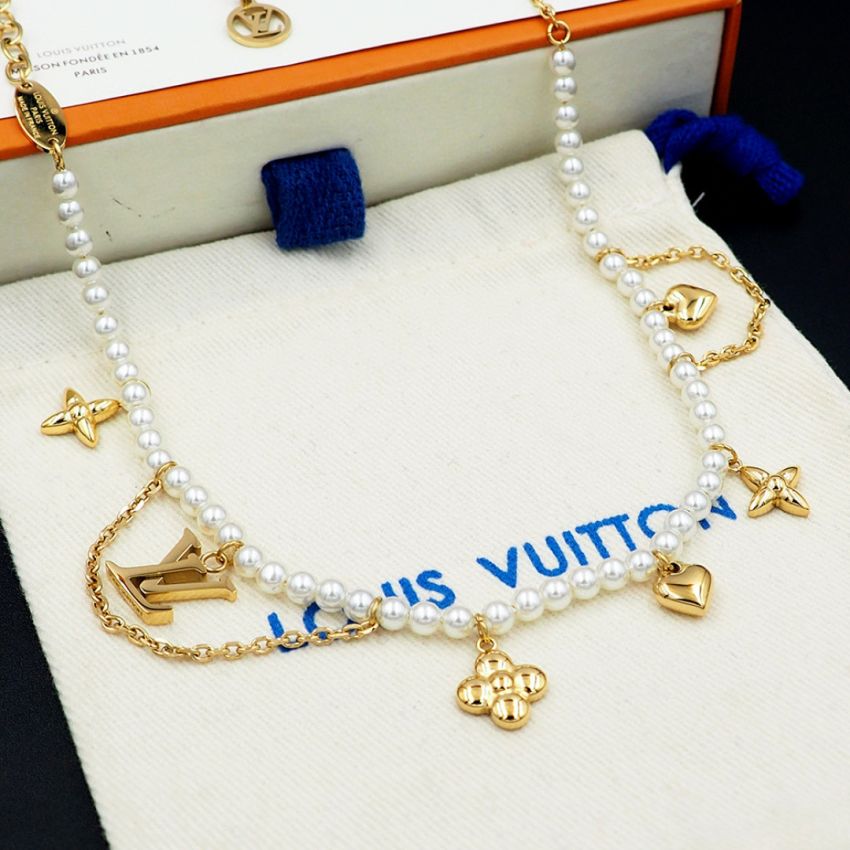 Blooming Pearls Necklace