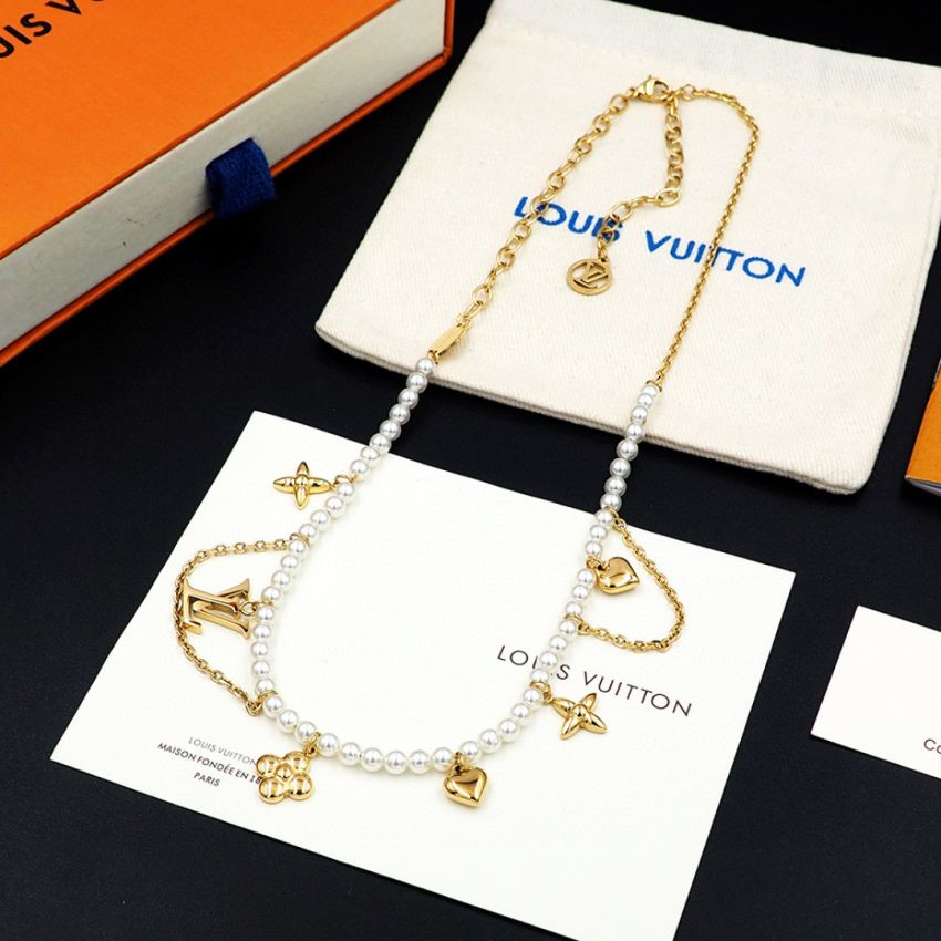 Blooming Pearls Necklace