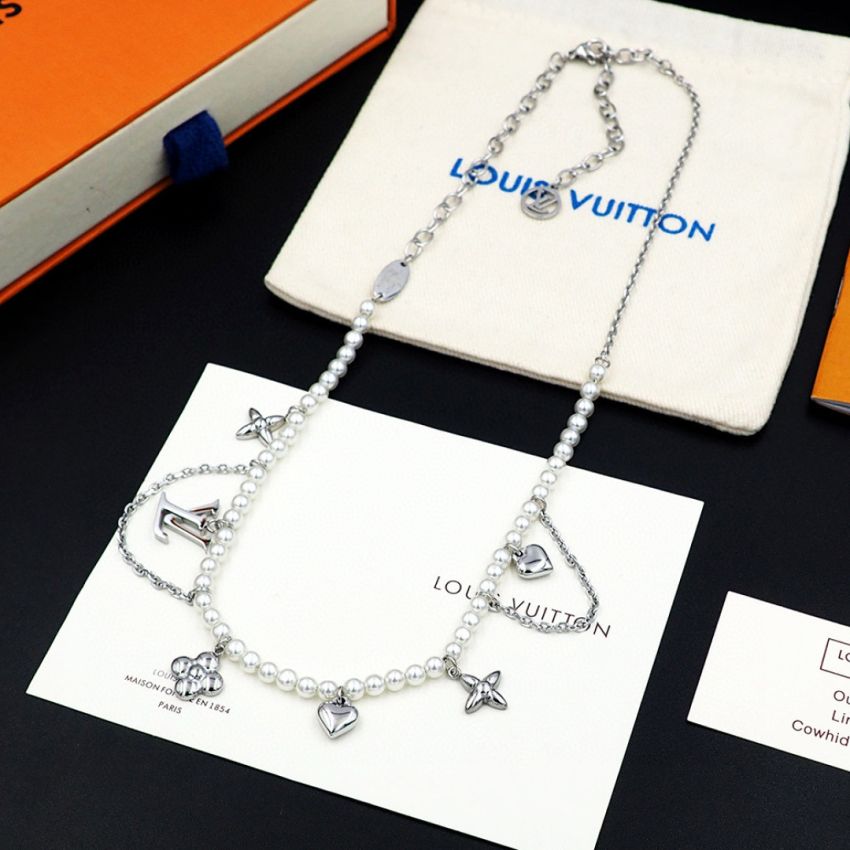 Blooming Pearls Necklace