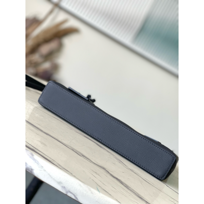 M11486 Takeoff Pouch