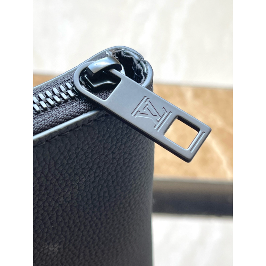 M11486 Takeoff Pouch