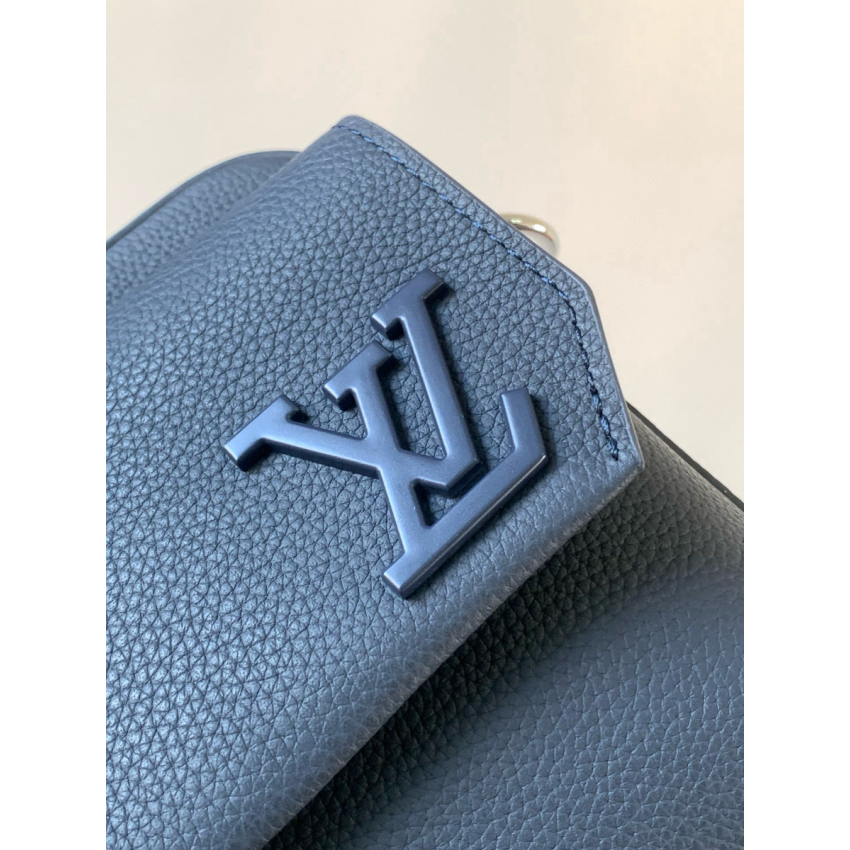 M22611 Fastline Messenger