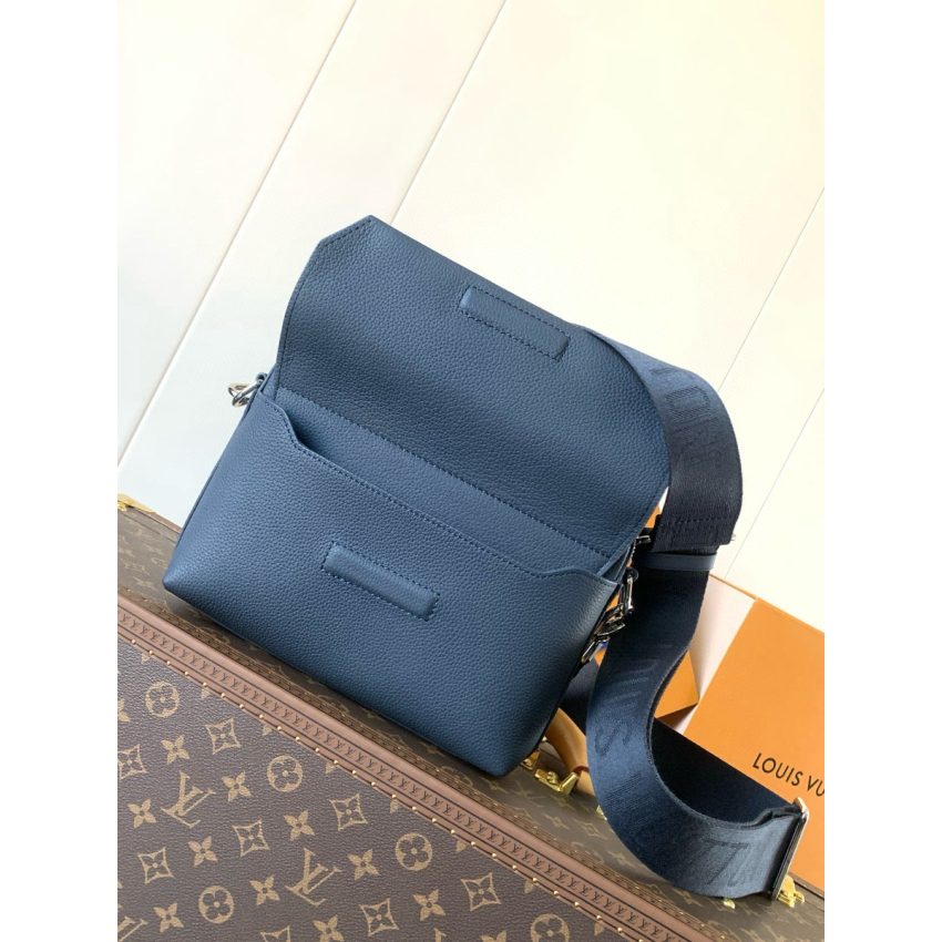 M22611 Fastline Messenger