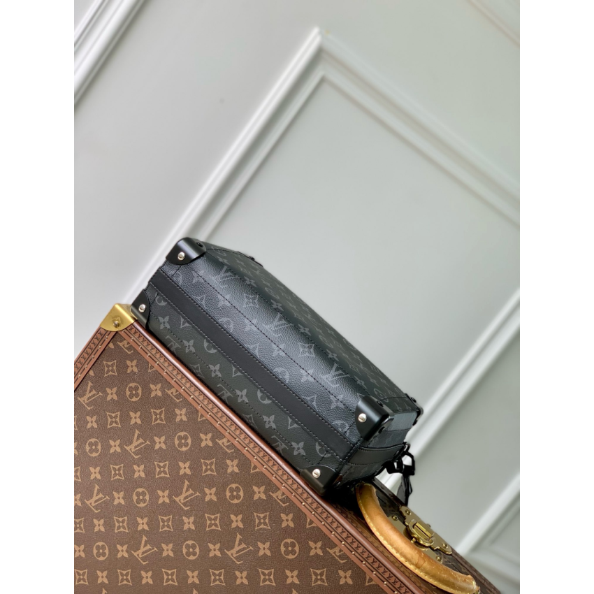 M11744 Soul Trunk East West