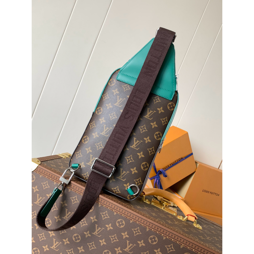 M12734 Avenue Slingbag