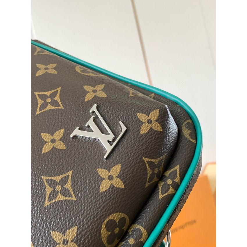 M12734 Avenue Slingbag