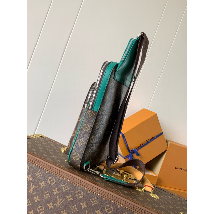 M12734 Avenue Slingbag
