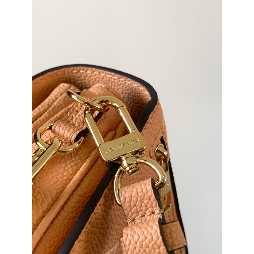 M12735 Pochette Métis East West
