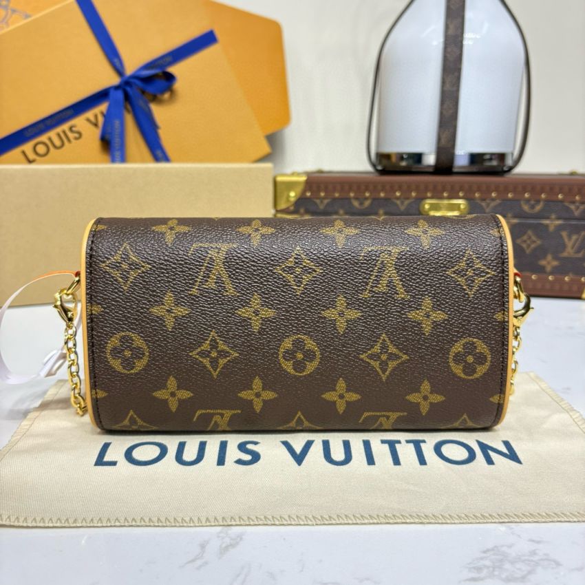 M13566 Pochette Camille