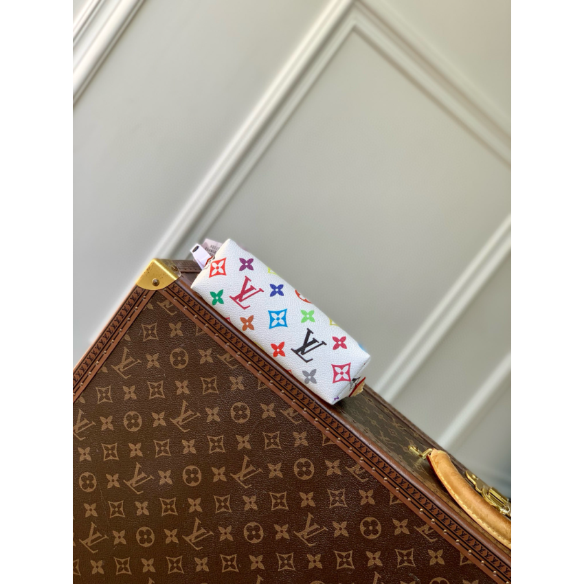M13744 LV x TM Cosmetic Pouch PM