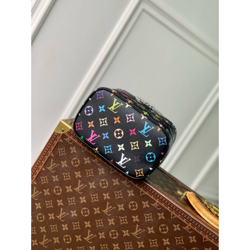 M13747 LV x TM Vanity Chain Pouch