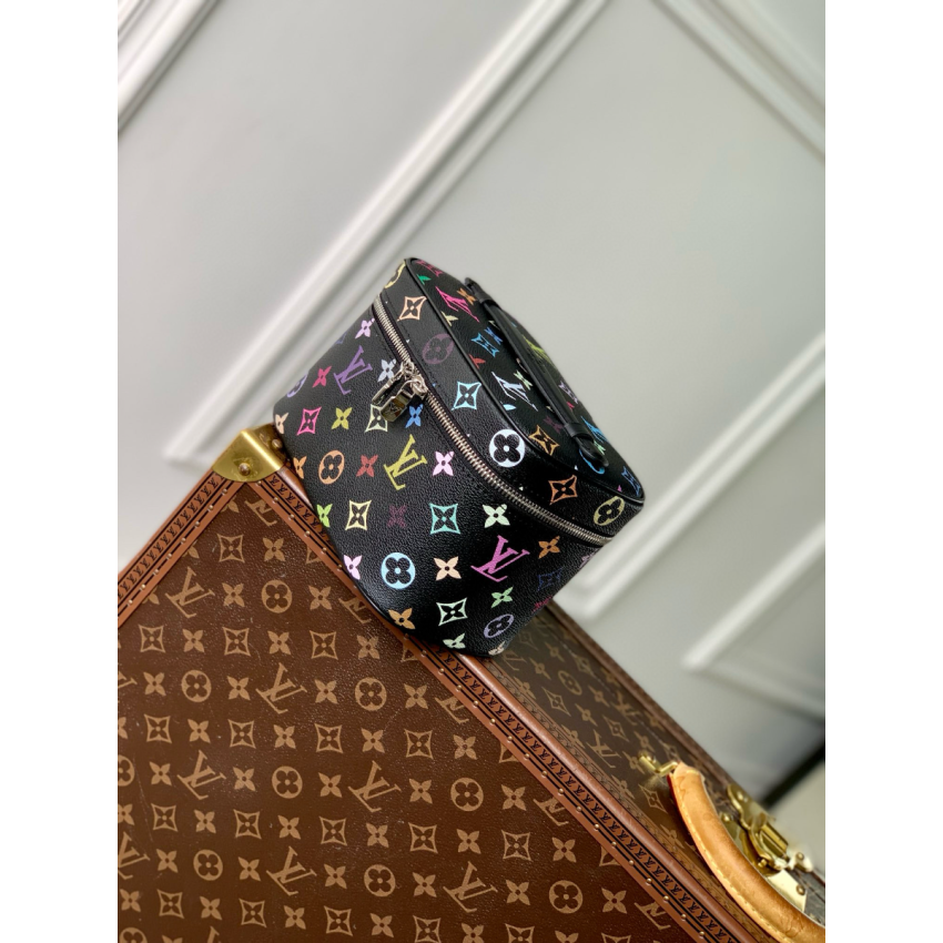 M13747 LV x TM Vanity Chain Pouch