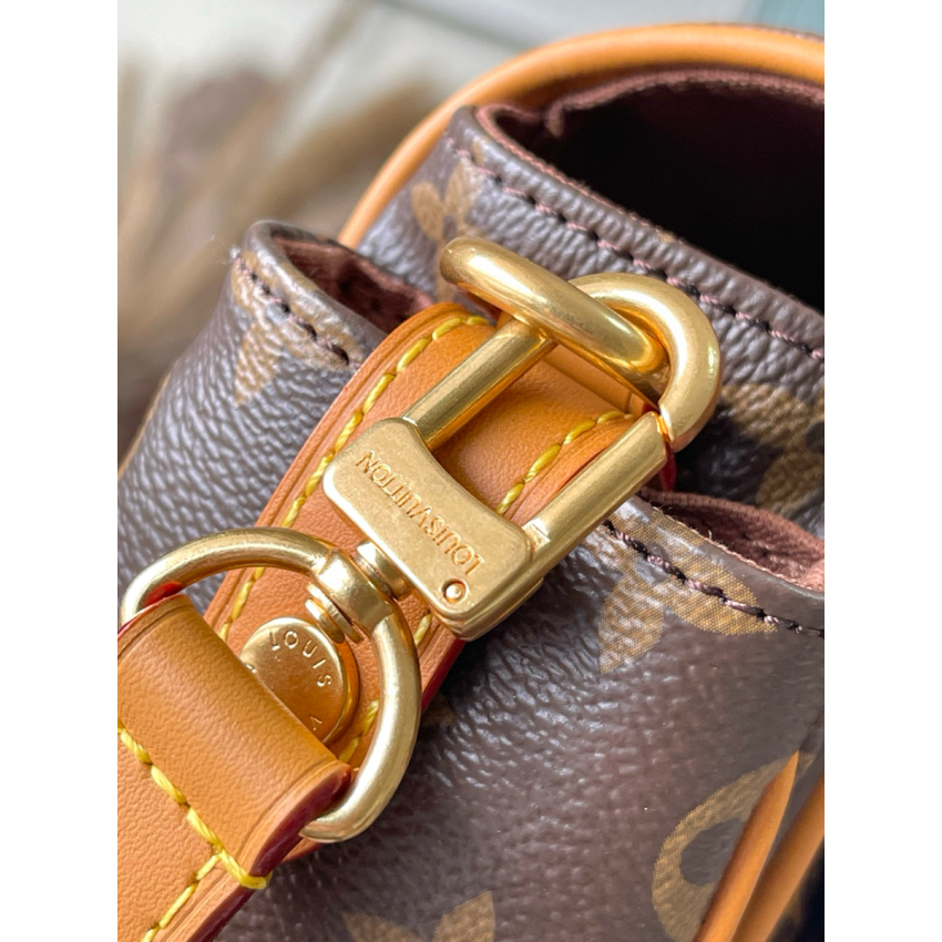 M14742 Cargo Wearable Wallet
