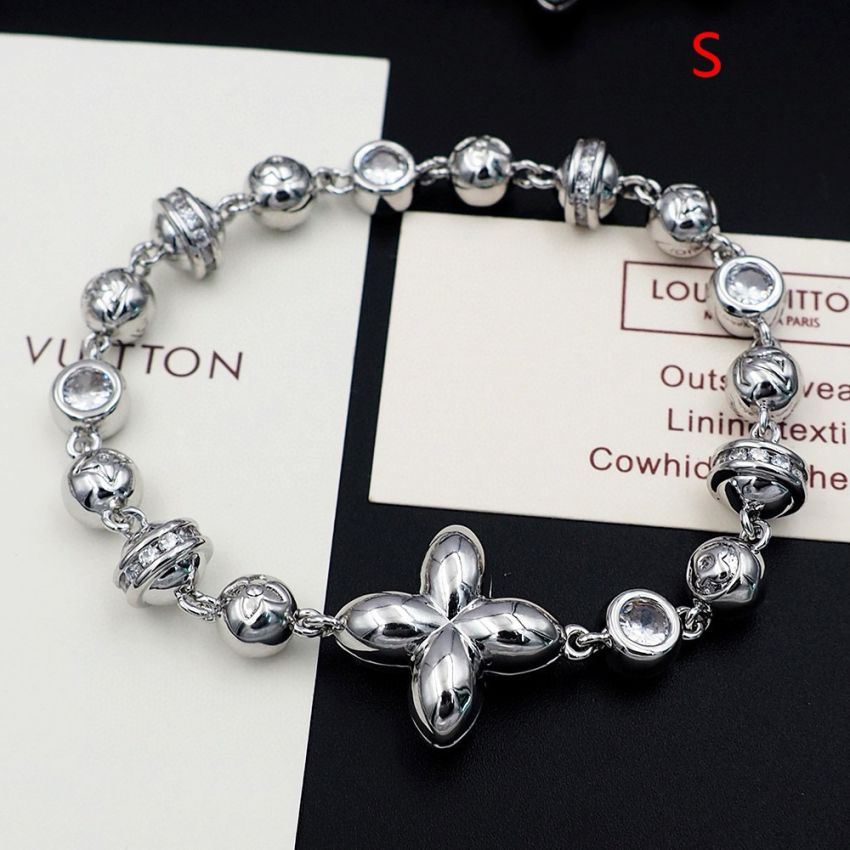 LV globe bracelet 17cm, 19cm
