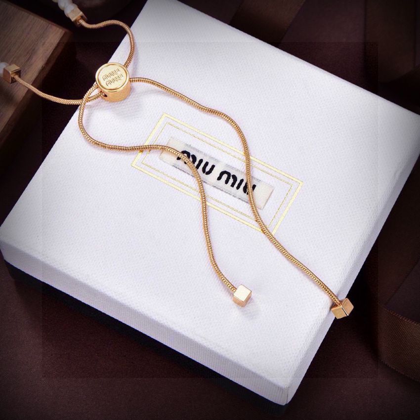 M1v M1v necklace