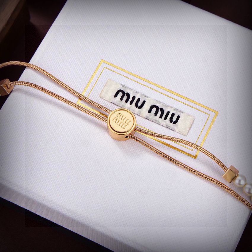 M1v M1v necklace