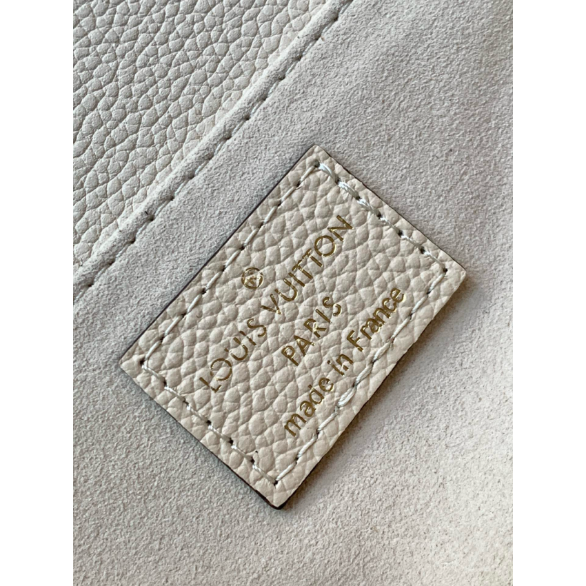 M22942 Pochette Métis East West