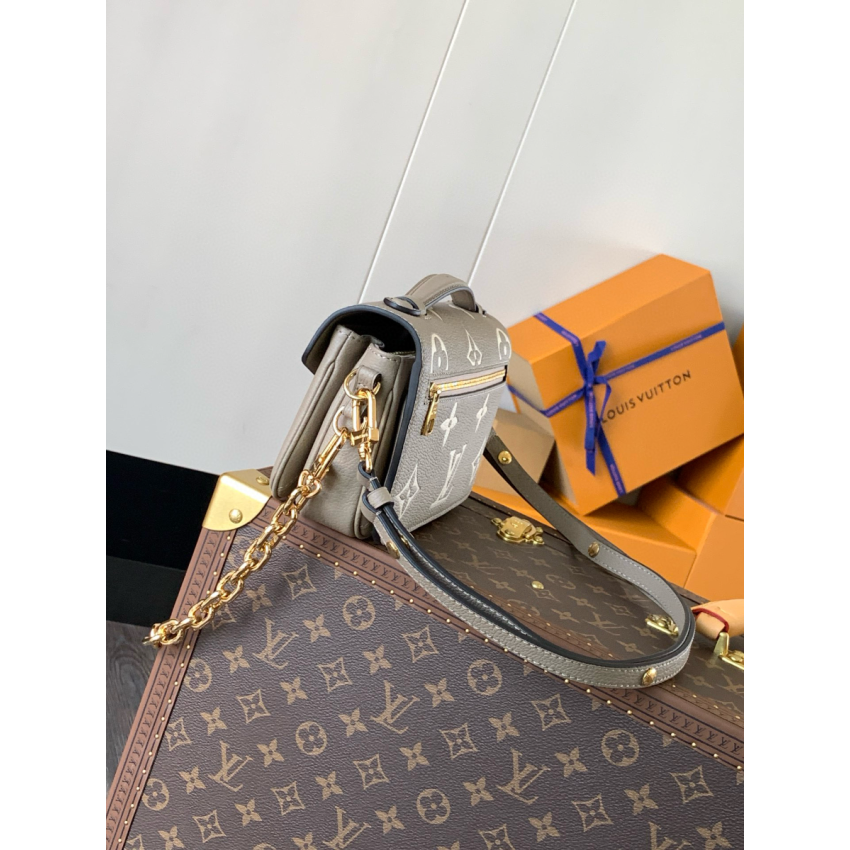 M23081Pochette Métis East West