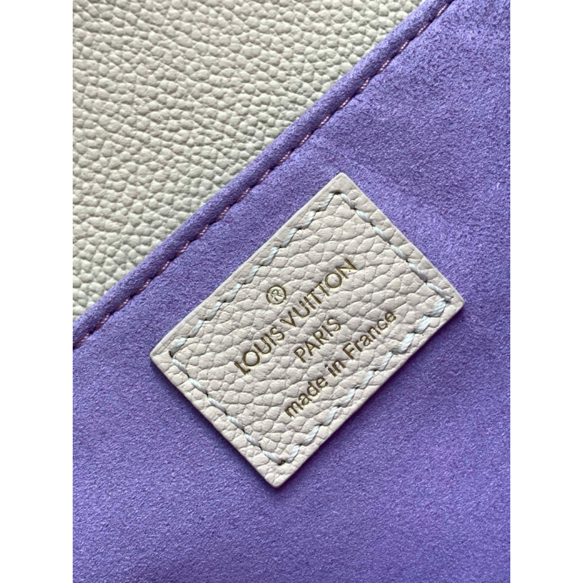 M23940 Pochette Métis East West