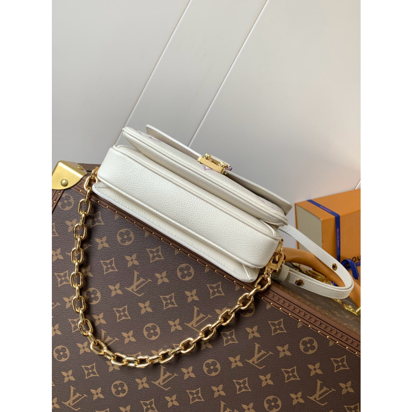 M23940 Pochette Métis East West
