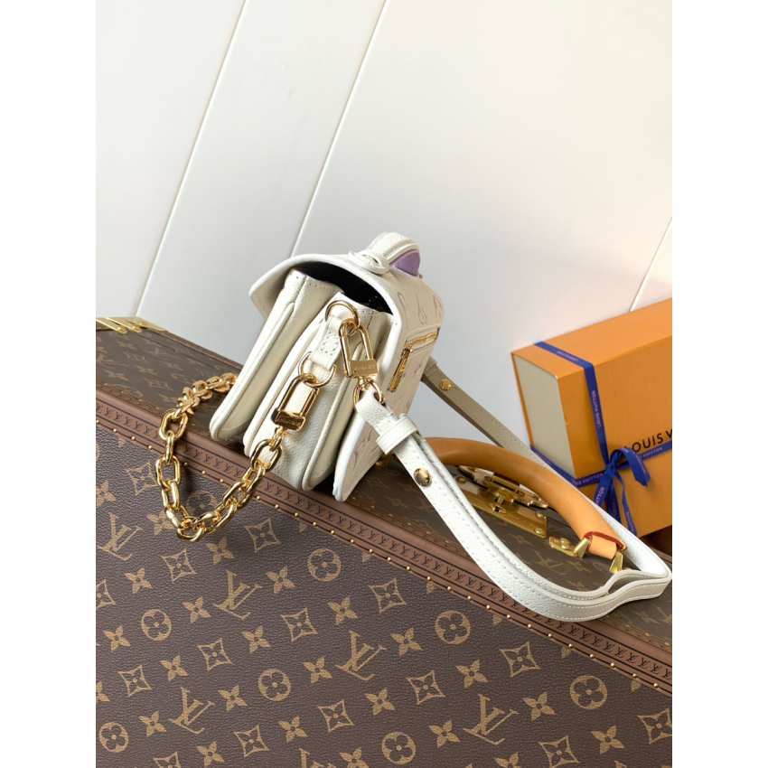 M23940 Pochette Métis East West