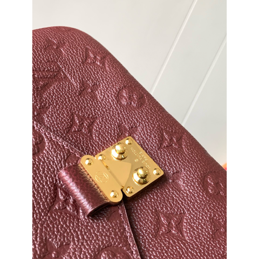 M25939Pochette Metis