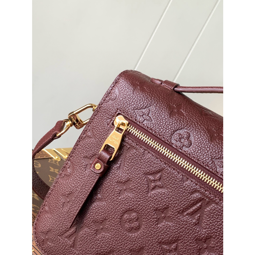 M25939Pochette Metis