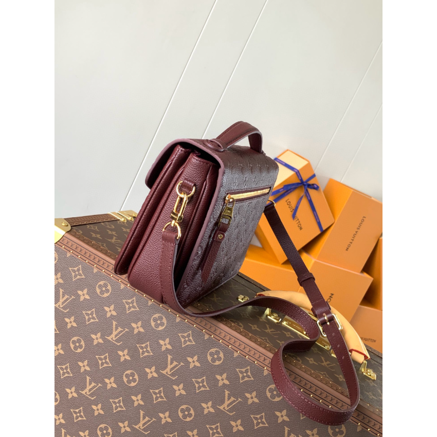 M25939Pochette Metis