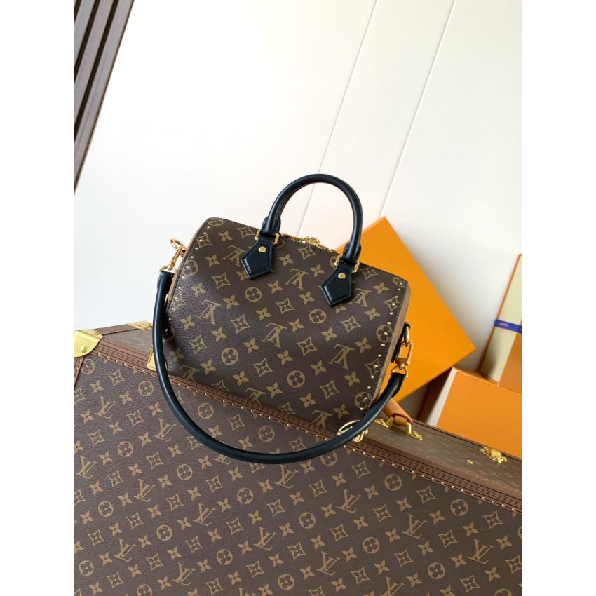 M26181 Fashion Show Speedy Trunk 25