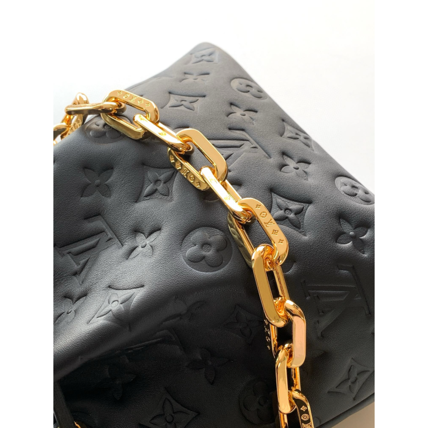 M26216 Coussin Bucket Bag
