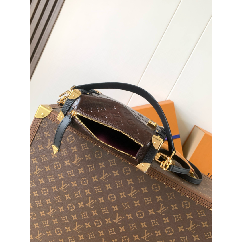 M26304 Fashion Show Side Trunk MM