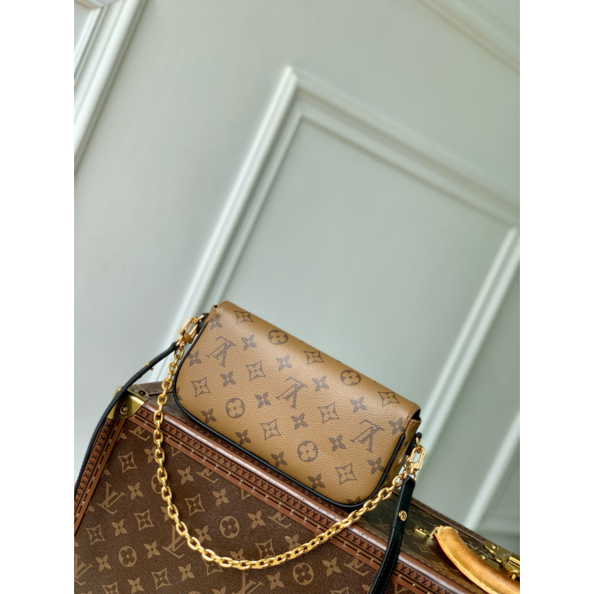 M26587 Wallet on Chain Ivy